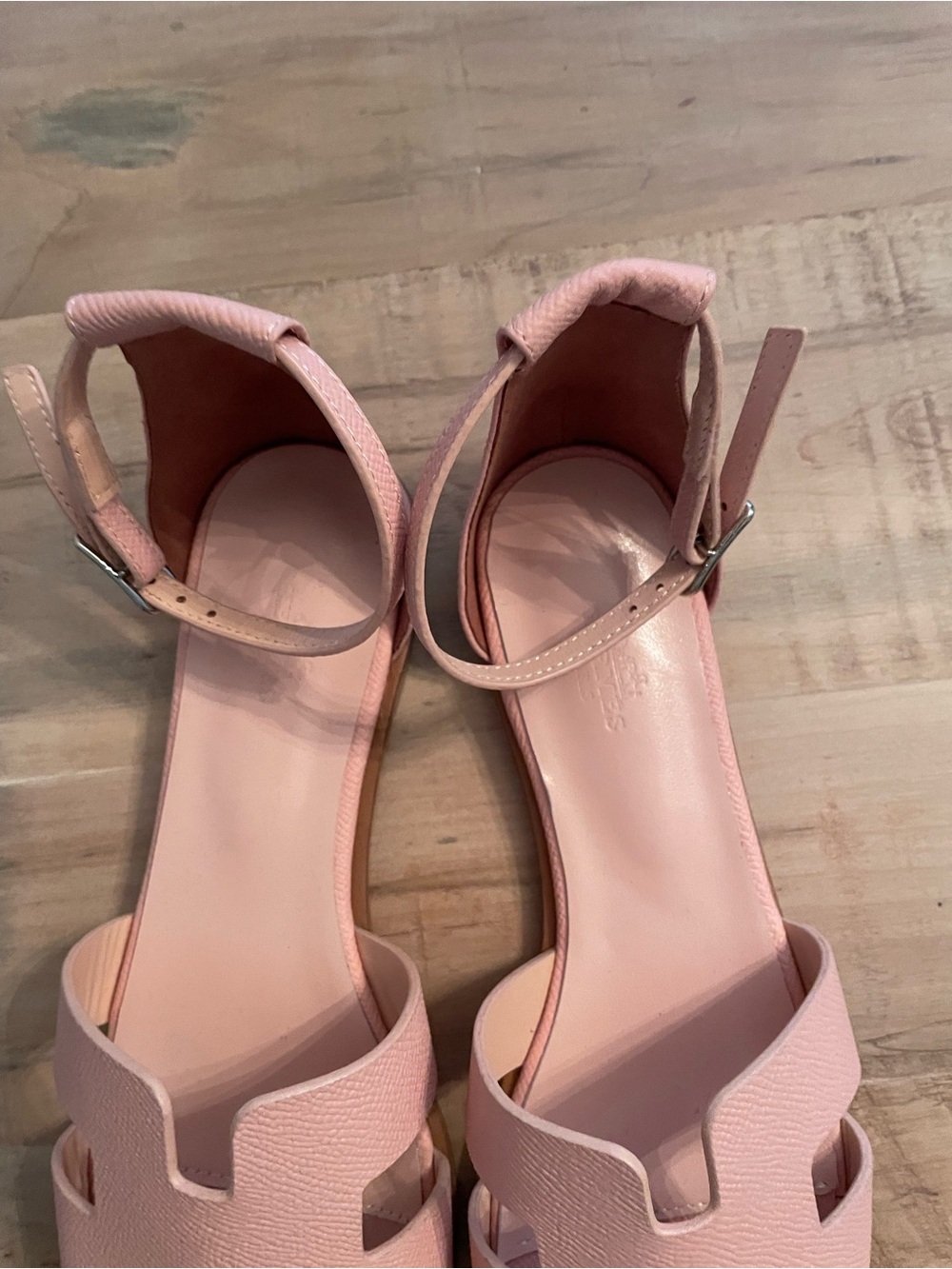 Hermes Women's Pink Ankle-Strap Leather Sandals - Picture 3 of 5